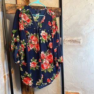Louise Paris for Dillards ladies flowered blouse